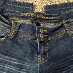 Blue Asphalt size 9 jeans